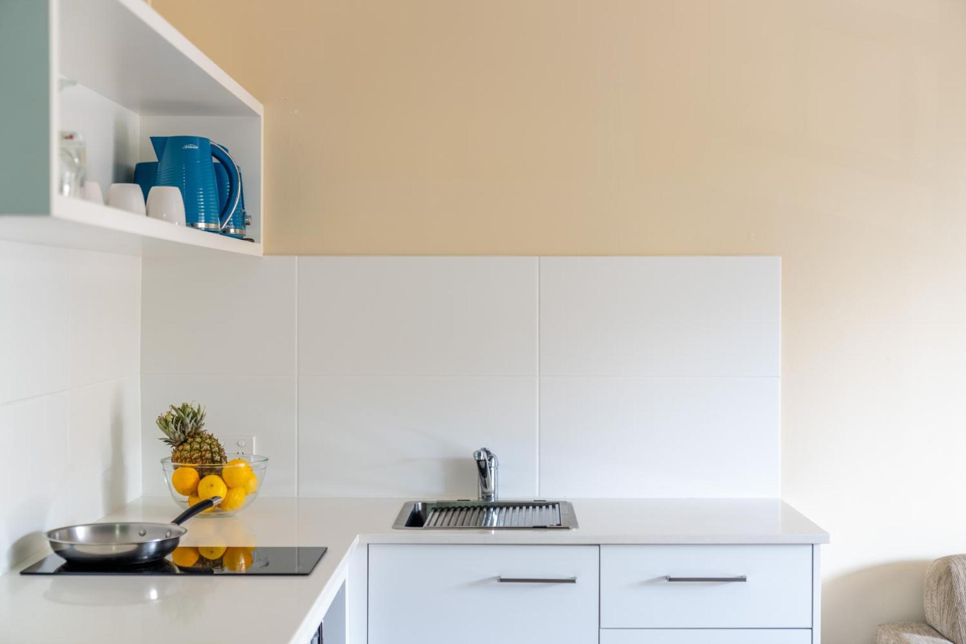 Byron Bayside Central Studio Apartments Buitenkant foto